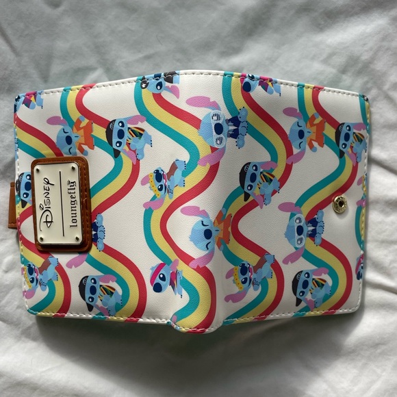 Loungefly - Stitch Rainbow Wallet - Picture 4 of 5